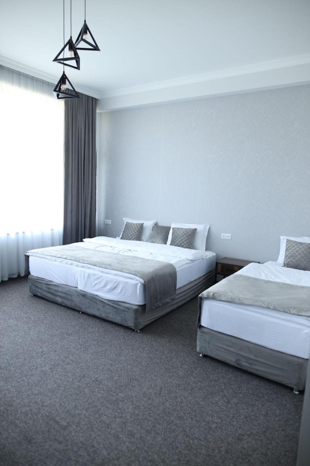 Bmg Hotel By Grigoryans Group Ґоріс Екстер'єр фото