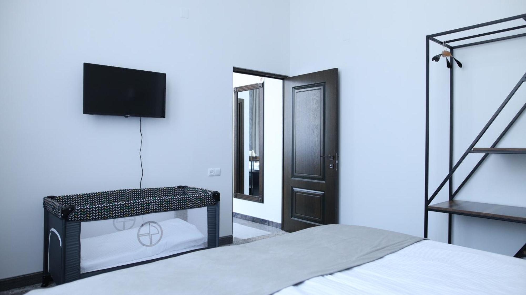 Bmg Hotel By Grigoryans Group Ґоріс Екстер'єр фото