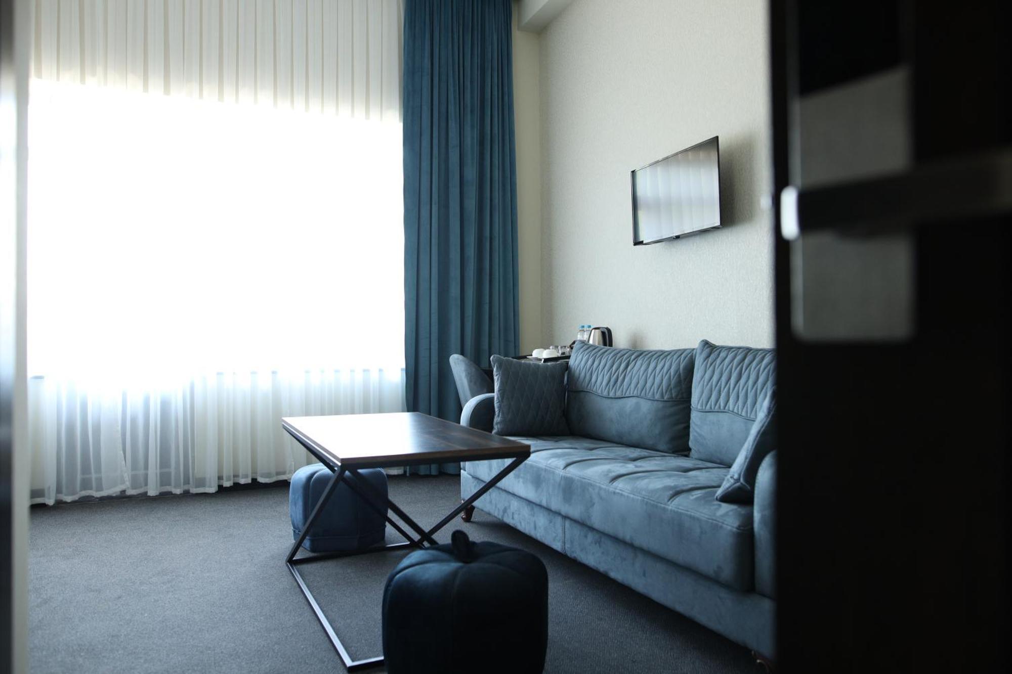 Bmg Hotel By Grigoryans Group Ґоріс Екстер'єр фото