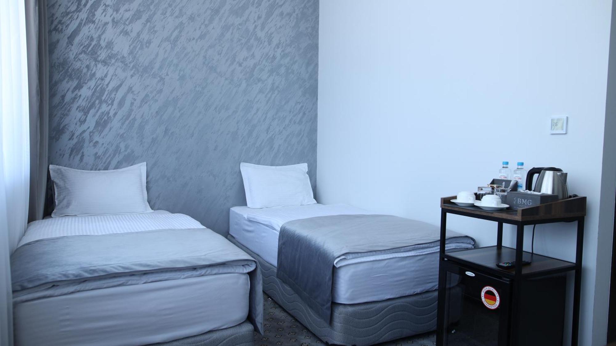 Bmg Hotel By Grigoryans Group Ґоріс Екстер'єр фото