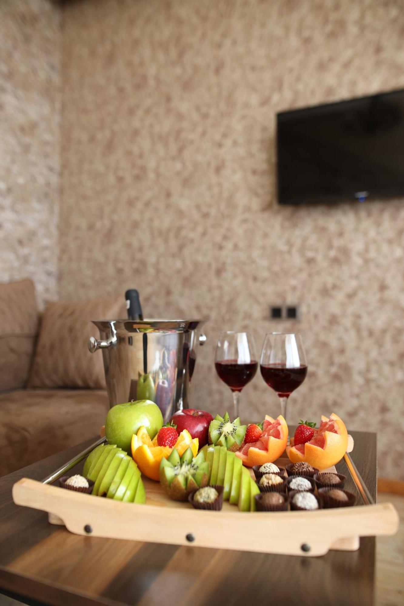 Bmg Hotel By Grigoryans Group Ґоріс Екстер'єр фото